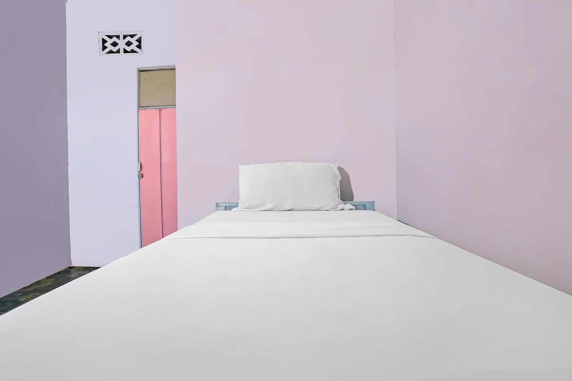 Spot On 92421 City Kost Syariah Pangkal Pinang Extérieur photo